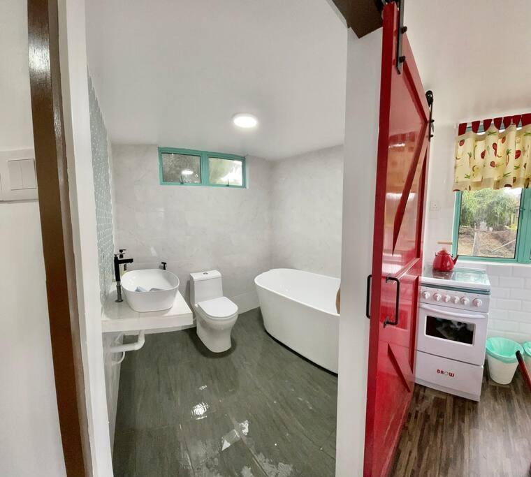 Kampong Nail Sea Kecil Tiny House Near Jetty Of Kuala Besut 빌라 외부 사진